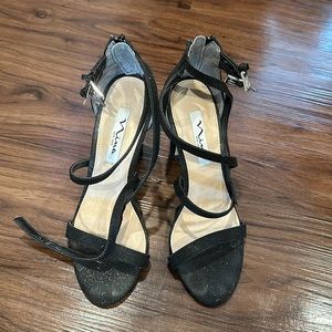 Nina Black sparkly heels Size 7.5